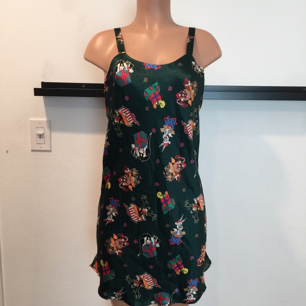 Looney tunes sleeping gown size S